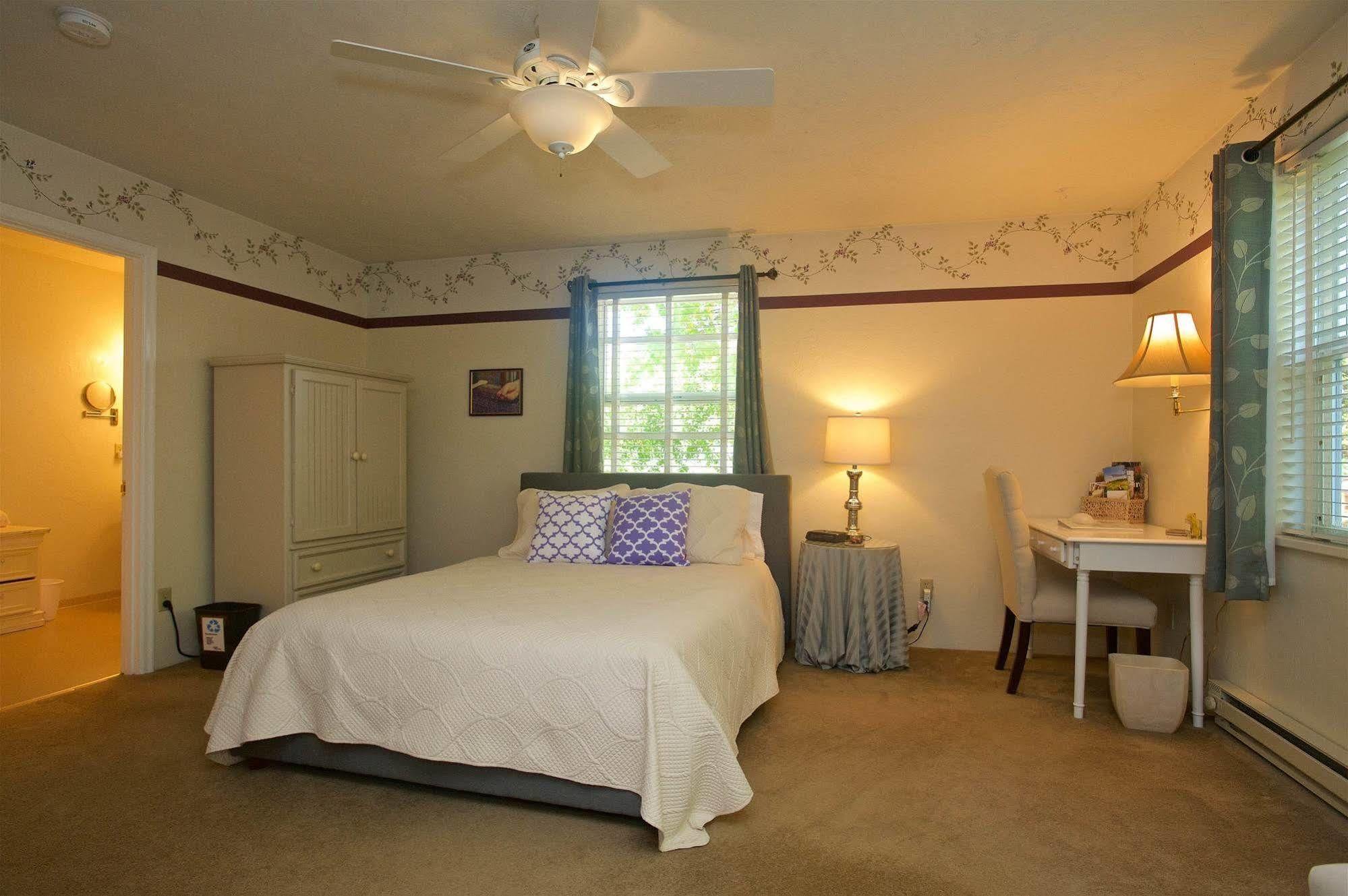 Hotel The Oval Door (Adults Only) à Eugene Extérieur photo